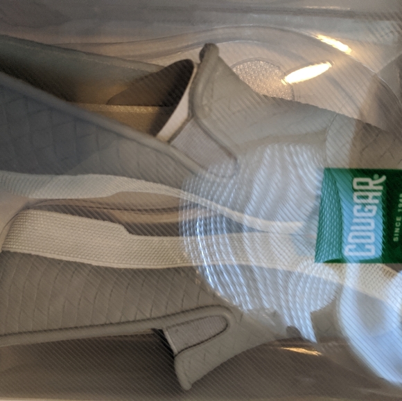 NIB Cougar Slip On waterproof rain shoes - Picture 5 of 7